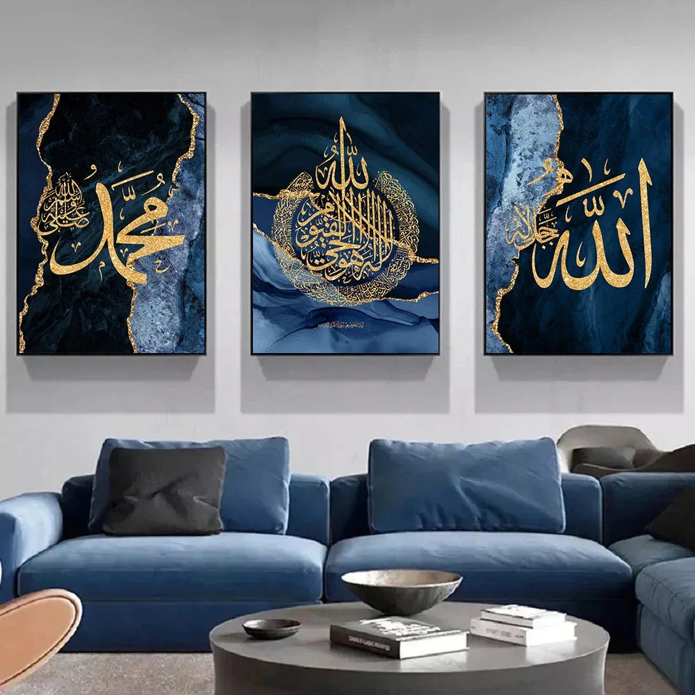 Affiches Islamique Calligraphie Or et Bleu – Triptyque sur Toile Effet Marbre – Décoration Murale Moderne