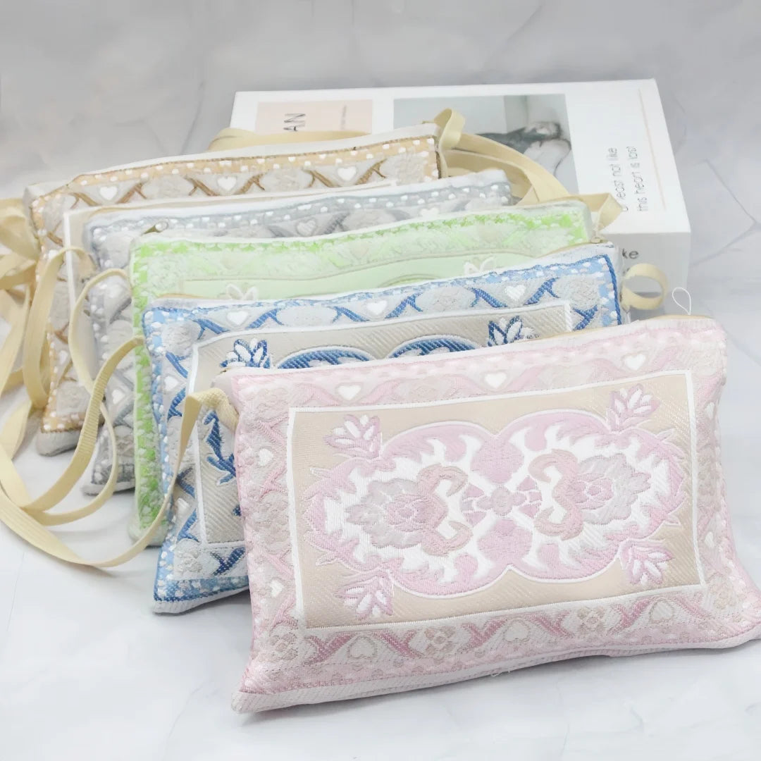 Tapis de Prière Musulman avec Chapelet et Pochette – Set Cadeau Islamique | Tapis Doux Antidérapant pour Ramadan, Eid & Voyage