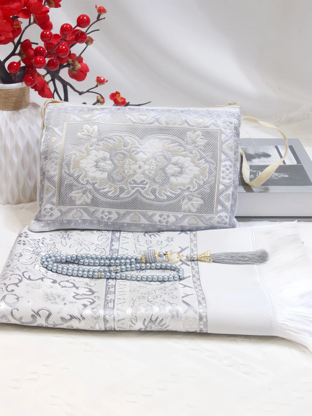 Tapis de Prière Musulman avec Chapelet et Pochette – Set Cadeau Islamique | Tapis Doux Antidérapant pour Ramadan, Eid & Voyage