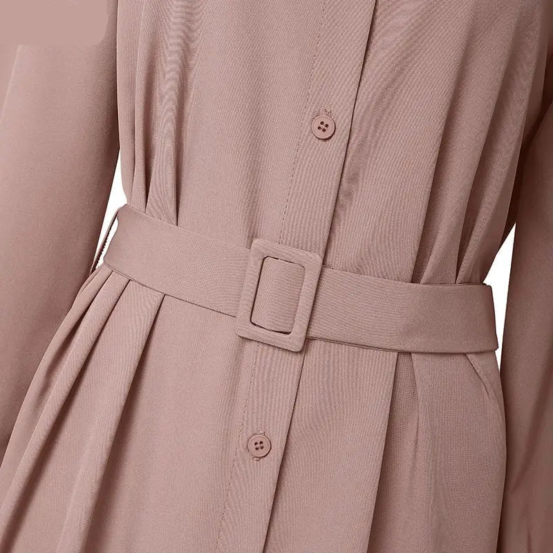 Robe Abaya Longue  – Robe Élégante Ceinturée à Volants, Manches Longues, Style Moderne et Modeste